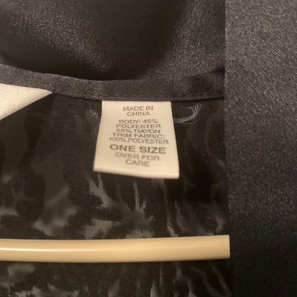 Satin and textured velvet robe - Picture 3 of 7